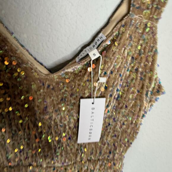 NWT Baltic Born Marilyn Sequin Maxi Taupe
Iridescent Velvet Beige - Picture 3 of 4